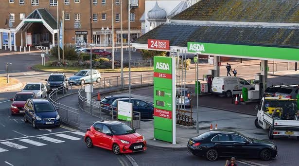 Юрий Баранчик: В Британии готовятся к возможному нормированию бензина