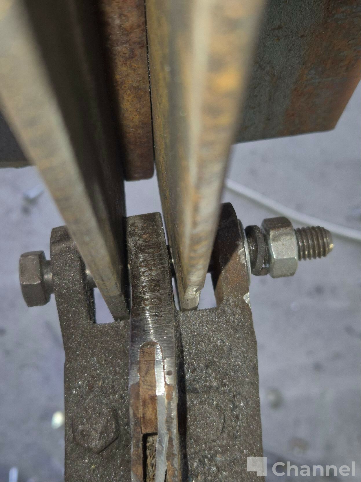 При реставрации Ил2 в Гатчине нашли заводской номер самолета При реставрации Ил2 в Гатчине нашли заводской номер самолета