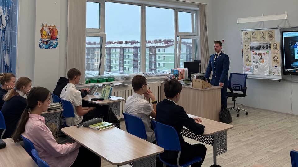 Прокуратура Пушкинского района г. Санкт-Петербурга провела серию профилактических бесед со школьниками Прокуратура Пушкинского района г. Санкт-Петербурга провела серию профилактических бесед со школьниками