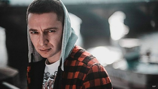 ��� ������ ���������� ������ Oxxxymiron (������� � �� ����������) � ��������� � ���� ������������ ����� �� ���� 320 ����� �� ���� � ��������� ������ �� ����������, �������� ����������� �����-����������