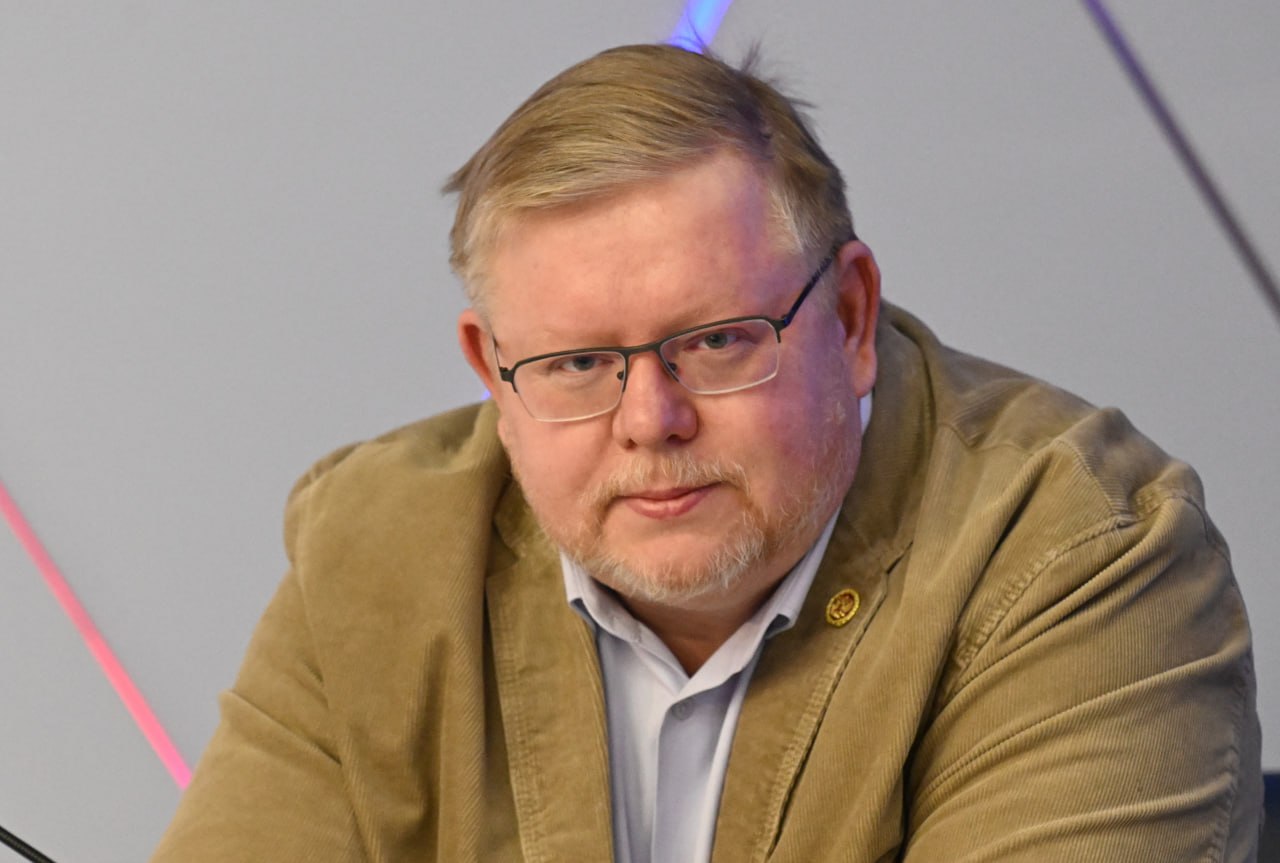 ВЦИОМ и ФОМ: Абсолютное лидерство «Единой России» и борьба трёх за право быть вторыми ВЦИОМ и ФОМ: Абсолютное лидерство «Единой России» и борьба трёх за право быть вторыми