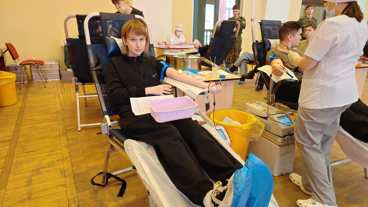 Студенты и преподаватели РГГМУ сдали кровь для военнослужащих