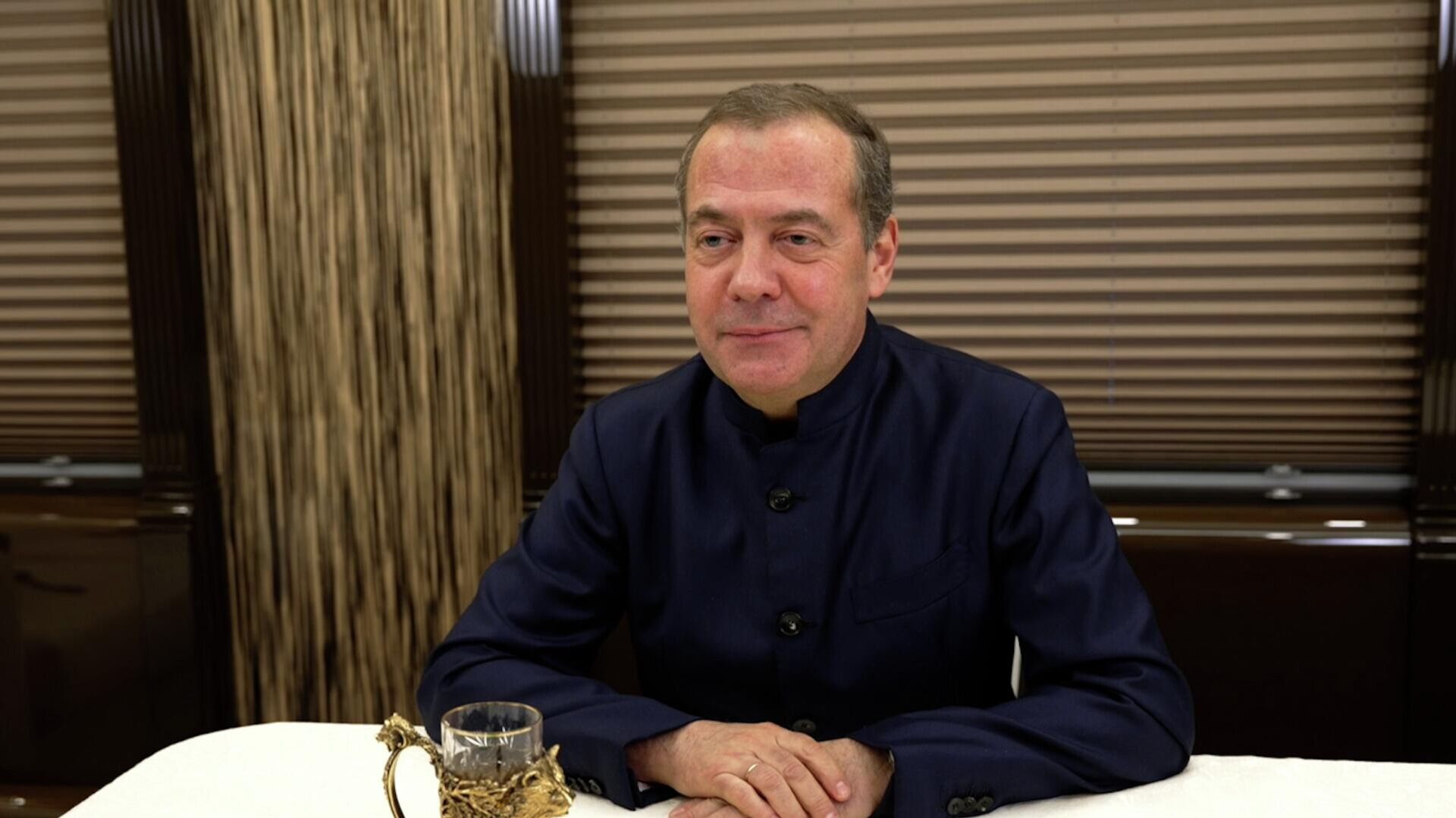 Два майора: 27 марта Верховный в режиме видеоконференции провёл оперативное совещание с постоянными членами Совета Безопасности Два майора: 27 марта Верховный в режиме видеоконференции провёл оперативное совещание с постоянными членами Совета Безопасности