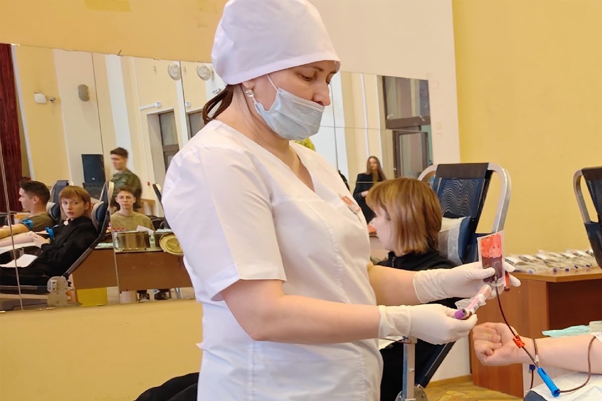 Студенты и преподаватели РГГМУ сдали кровь для военнослужащих Студенты и преподаватели РГГМУ сдали кровь для военнослужащих