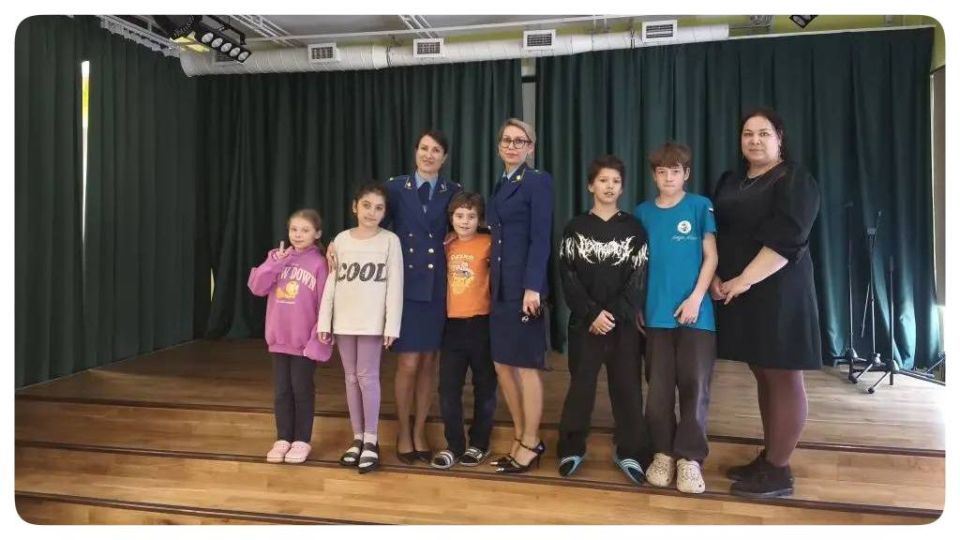 Прокуратура Колпинского района г. Санкт-Петербурга посетила территориальный социально-реабилитационный центр для несовершеннолетних