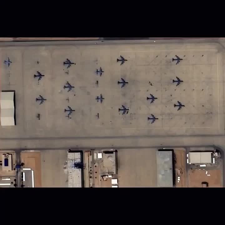 Спутниковые снимки авиабазы принца Султана в Саудовской Аравии показывают полностью уничтоженный американский самолет-заправщик KC-135 Stratotanker и несколько других поврежденных заправщиков