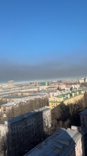 Второй день в небе Санкт-Петербурга черная дымка