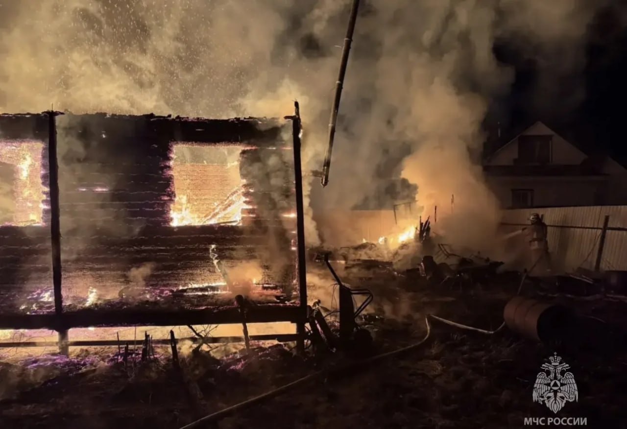 Один человек погиб и два пострадали при пожаре в дачном доме в Тосненском районе Один человек погиб и два пострадали при пожаре в дачном доме в Тосненском районе