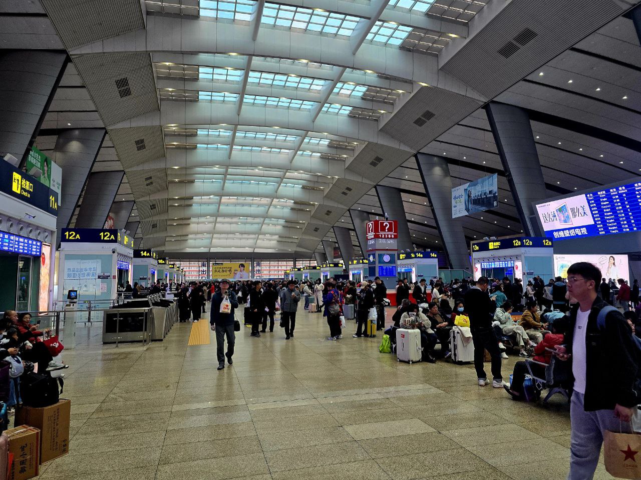 Сергей Колясников: В Керчи сели на поезд в 00-55 28 марта, вышли в Москве в 05-30 29 марта Сергей Колясников: В Керчи сели на поезд в 00-55 28 марта, вышли в Москве в 05-30 29 марта