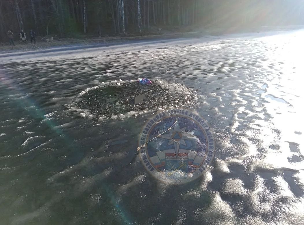Лед в акватории Петербурга полностью сошел, а в Ленобласти ситуация сложная и очень опасная