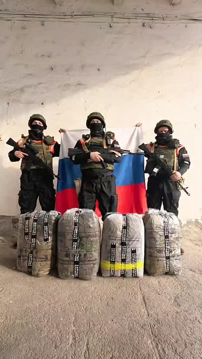 Два майора: Фронтовой снабженец. Доставили для укрытия объектов черноморцев 3000 квадратных метров массетей