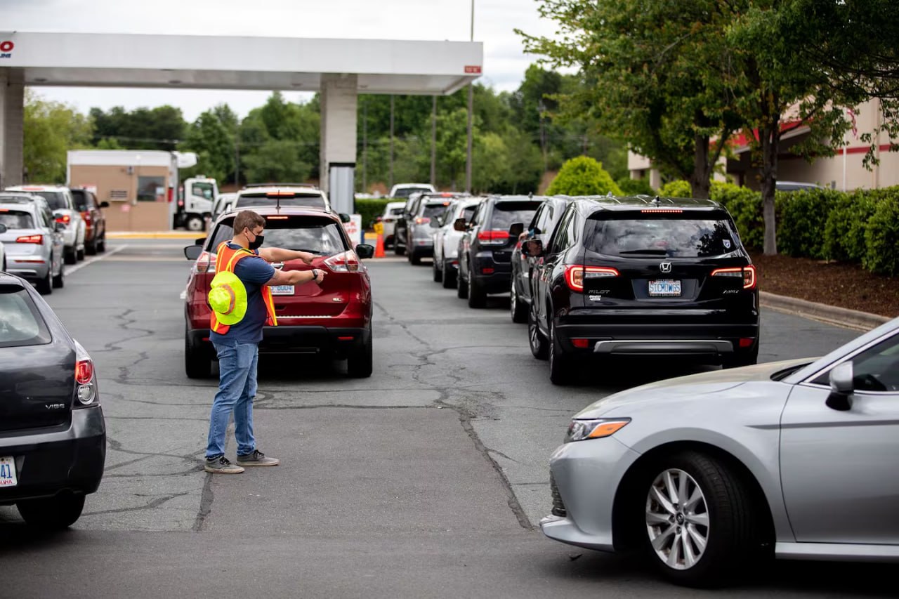 Средняя цена на бензин в США побила рекорд последних трех лет