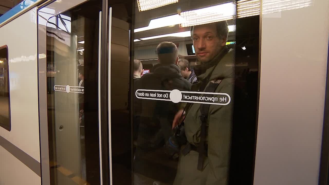 Четыре синих «Балтийца» вышли сегодня на Московско-Петроградскую линию метро