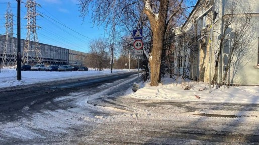 Прокуратура взыскивает в пользу пенсионерки компенсацию морального вреда, причиненного в результате падения