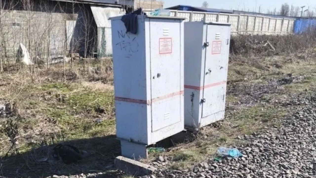 Стали известны подробности попытки поджога релейного шкафа на Шафировском