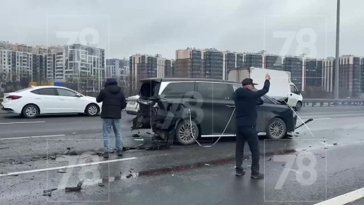 Два человека пострадали в ДТП на КАД — на 47-м км внешнего кольца столкнулись четыре машины