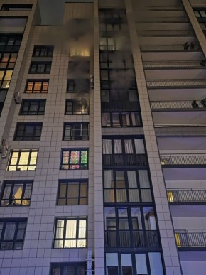 Трое детей пострадали при пожаре в многоэтажке на Петергофском шоссе