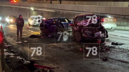 Водитель BMW, устроивший массовую аварию на Воскресенской набережной, умер в больнице