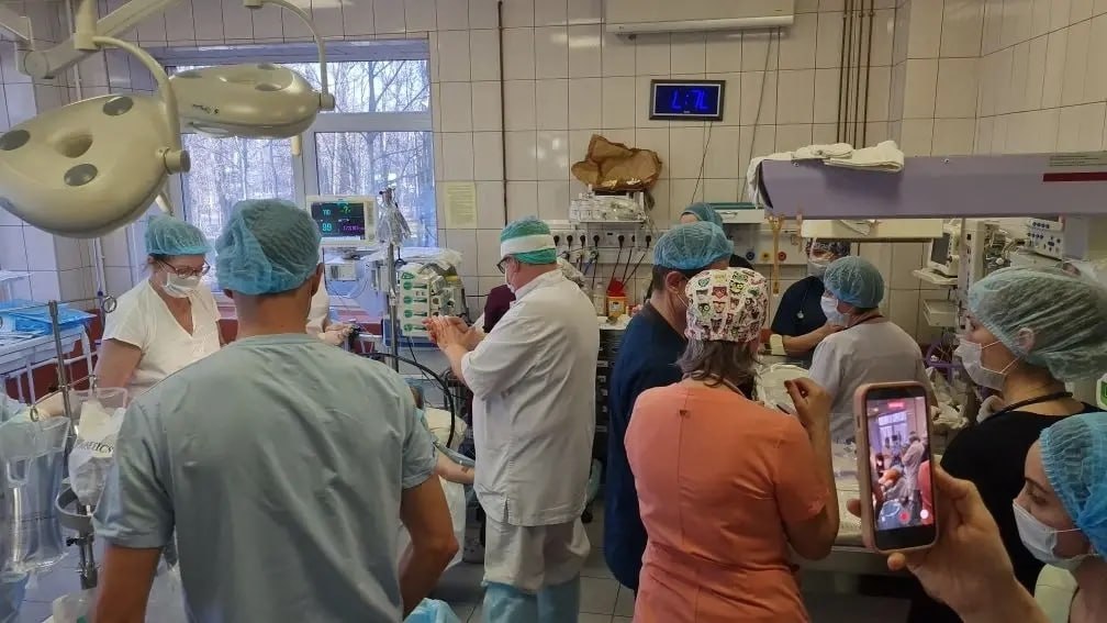 Четыре однояйцевые девочки-близняшки впервые родились в России Четыре однояйцевые девочки-близняшки впервые родились в России