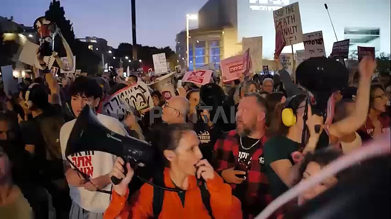 Всё, что нужно знать о политике Нетаньяху, – на этих двух видео