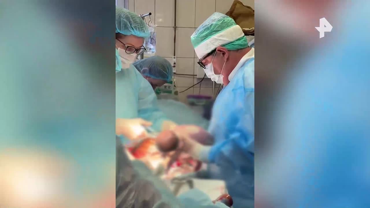 Четыре девочки-близняшки родились в петербургском роддоме