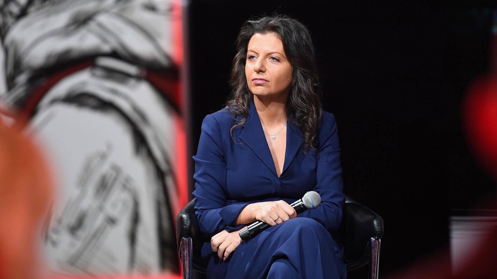 Сегодня отмечает свой День Рождения человек, чья профессиональная деятельность тесно переплетена с глобальными медиа – Маргарита Симоньян принимает поздравления Сегодня отмечает свой День Рождения человек, чья профессиональная деятельность тесно переплетена с глобальными медиа – Маргарита Симоньян принимает поздравления