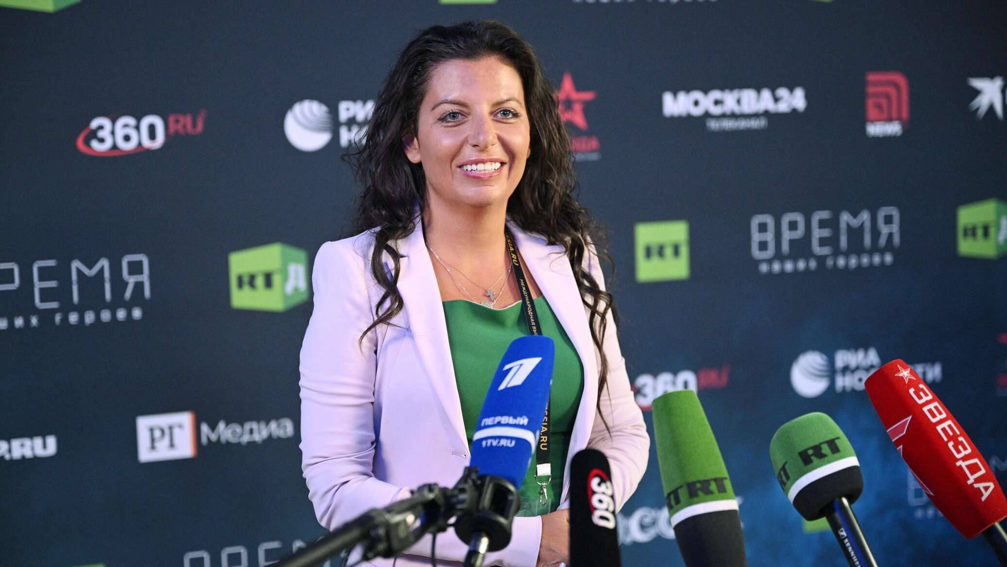 Сегодня отмечает свой День Рождения человек, чья профессиональная деятельность тесно переплетена с глобальными медиа – Маргарита Симоньян принимает поздравления