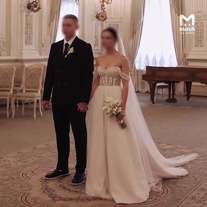 Она сказала «дрррр»: В петербургском Дворце бракосочетания №1 появилась новая услуга – марш Мендельсона в аранжировке перфоратора