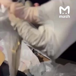 Сергей Колясников: 7 млн евро, 4 млн долларов, 31 млн рублей, золотые слитки, колье с бриллиантами, коллекция вин, оружие на имя губернатора Кубани и визитки - все это было в замурованном хранилище поместья заместителя...