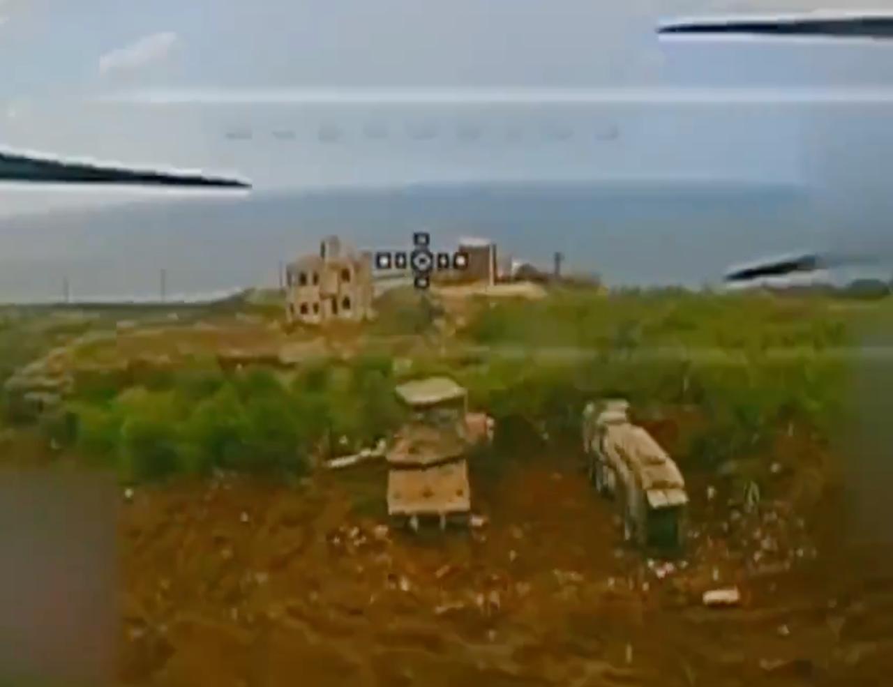 Израильтяне оснастили как минимум часть своей техники в Ливане противодроновыми «козырьками», однако они пока не работают Израильтяне оснастили как минимум часть своей техники в Ливане противодроновыми «козырьками», однако они пока не работают