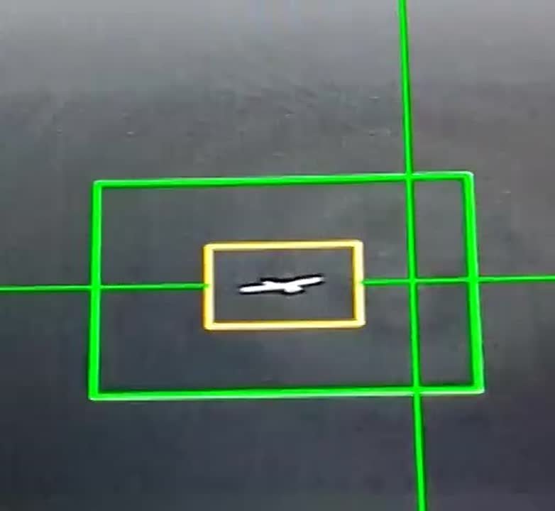 Кадры сбития израильского БПЛА "Гермес 900" 8 апреля над территорией Ирана