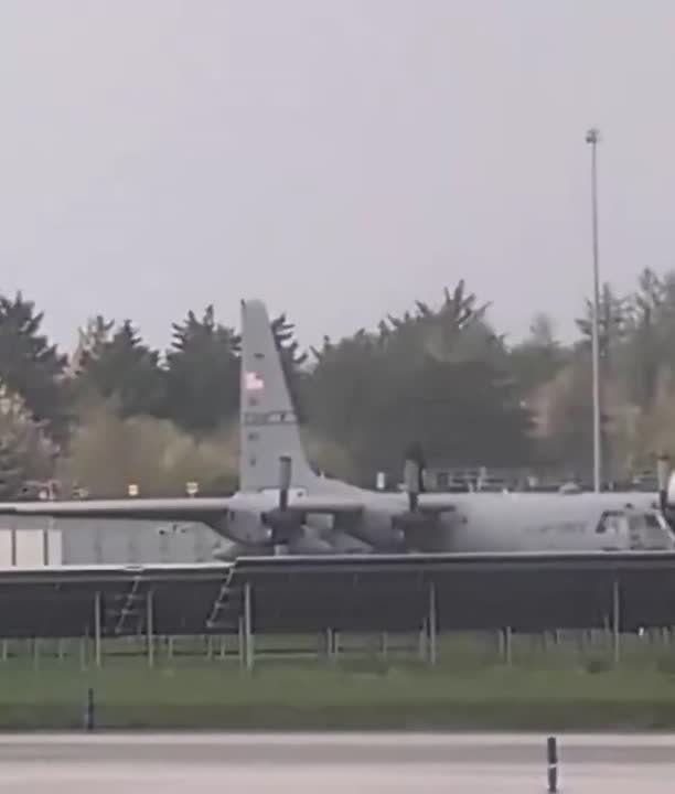 �������� �������� �� ������������ ������� C-130 Hercules �� ������� ��������� � ���� ������� ��� ��������