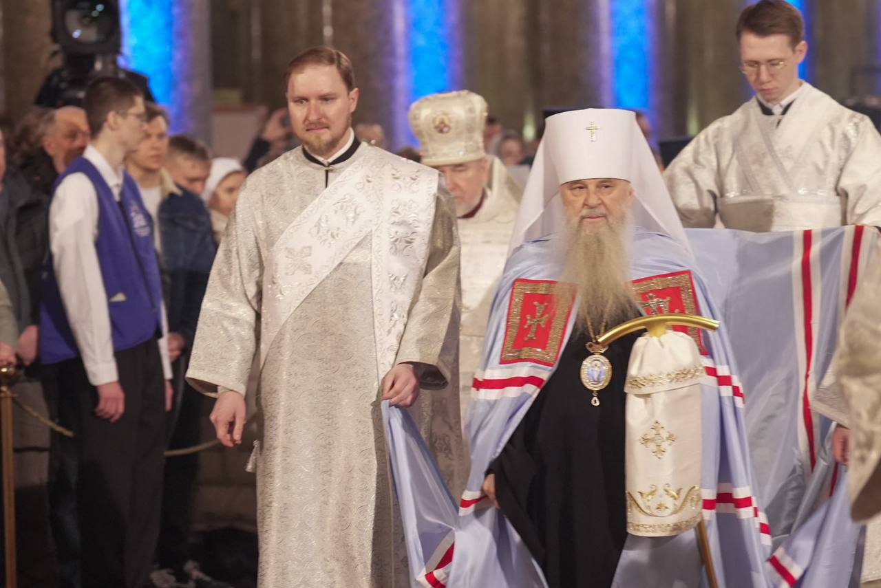 Всех православных поздравляю со Светлым Христовым Воскресением! Всех православных поздравляю со Светлым Христовым Воскресением!