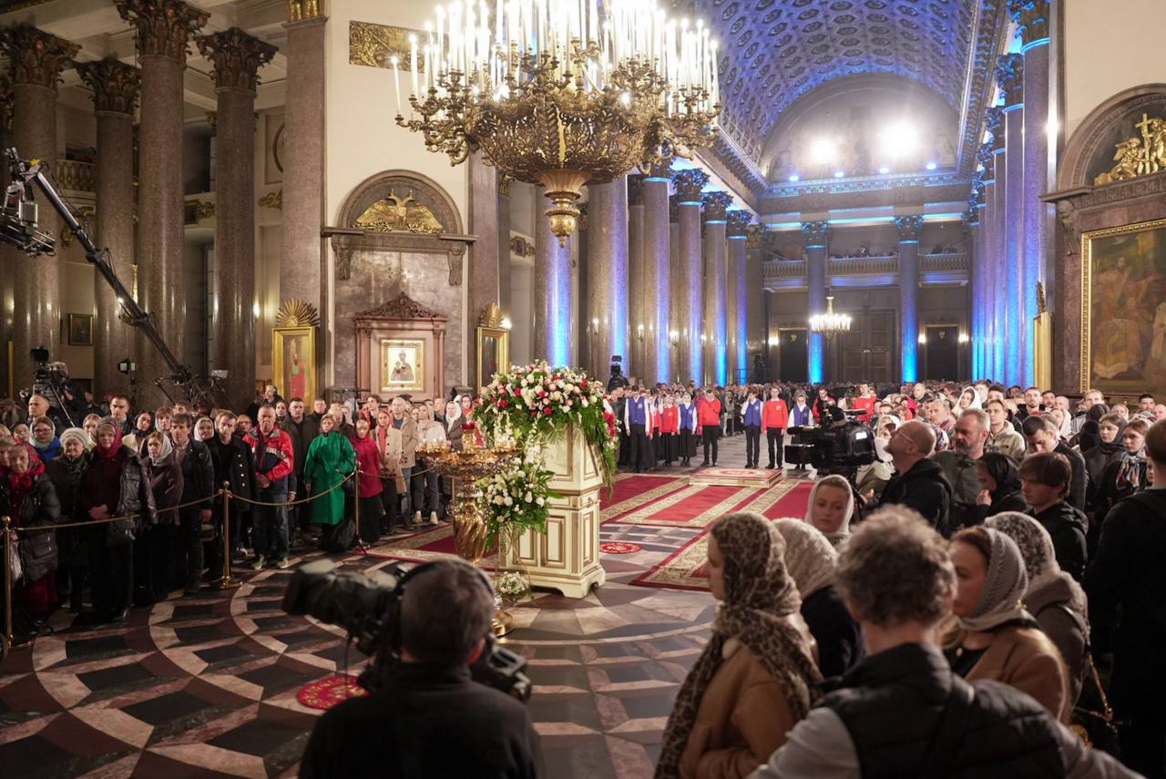 Всех православных поздравляю со Светлым Христовым Воскресением! Всех православных поздравляю со Светлым Христовым Воскресением!