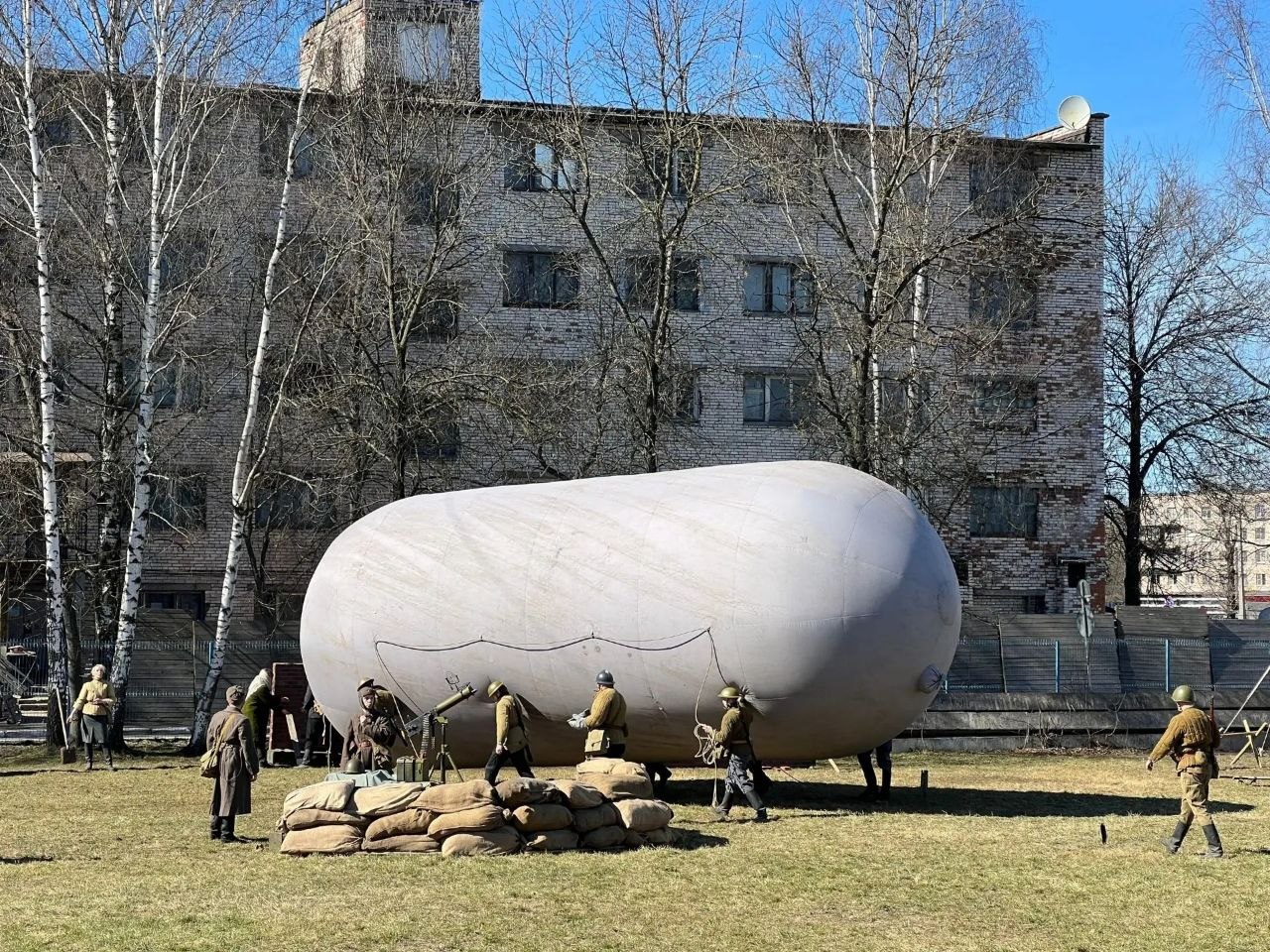Военно-историческая реконструкция «Внимание! Воздух!» прошла на базе Пожарно-спасательного колледжа