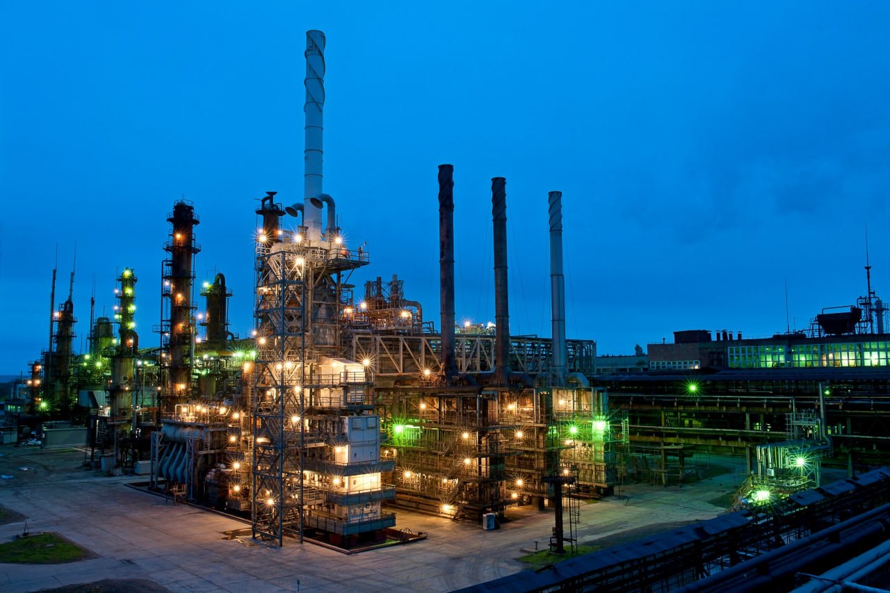 ™ "Роснефть" зашла в ПВХ.. Дочерняя структура нефтяной компании стала единственным участником торгов по продаже "Саянскхимпласта" и связанных с ним активов. Других претендентов не нашлось, поэтому производство досталось...