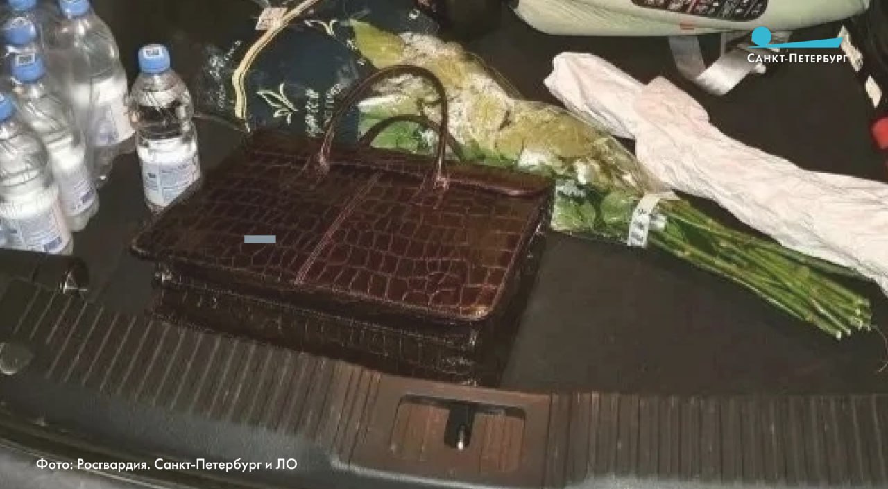 В Московском районе задержали 37-летнего мужчину с 72 свертками мефедрона