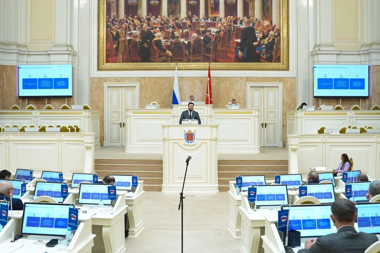 Перед депутатами с отчётом о результатах деятельности Петростата выступил глава службы Александр Кукушкин Перед депутатами с отчётом о результатах деятельности Петростата выступил глава службы Александр Кукушкин