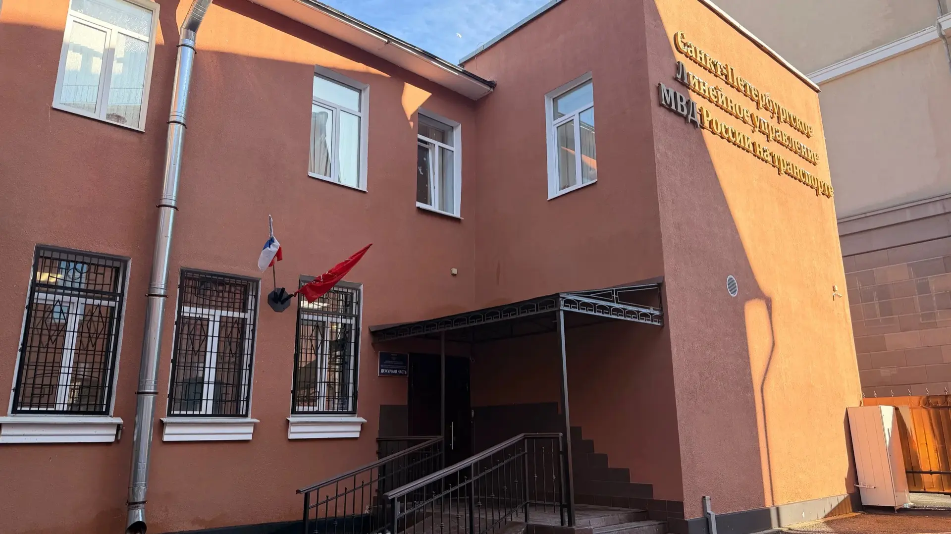 Сотрудниками транспортной полиции на Московском вокзале выявлен гражданин, находящийся в федеральном розыске