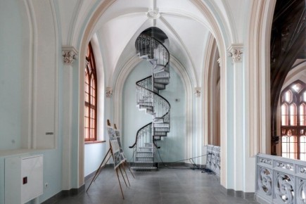 Императорские конюшни: дворец для лошадей