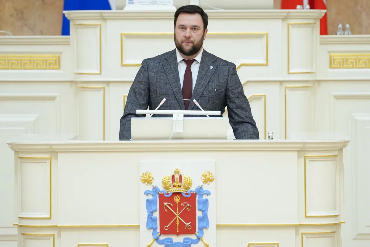 Перед депутатами с отчётом о результатах деятельности Петростата выступил глава службы Александр Кукушкин