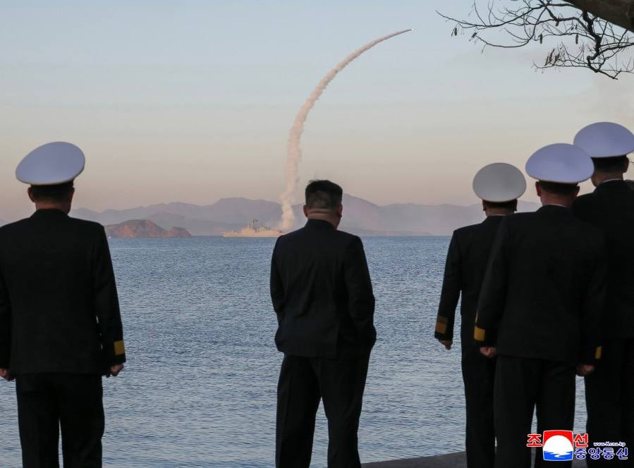 Ким Чен Ын шлёт привет американцам, что пытаются блокировать Ормузский пролив