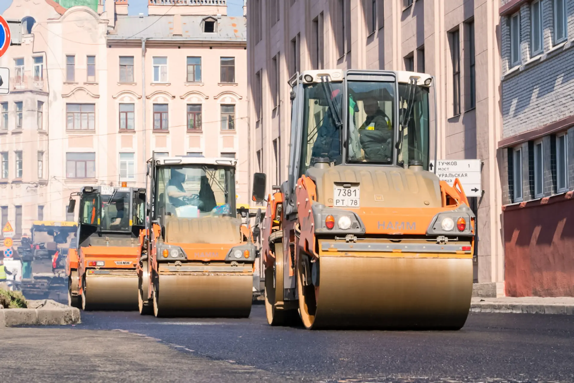 Александр Беглов: В 2026 году отремонтируем 2,8 млн кв. м дорог