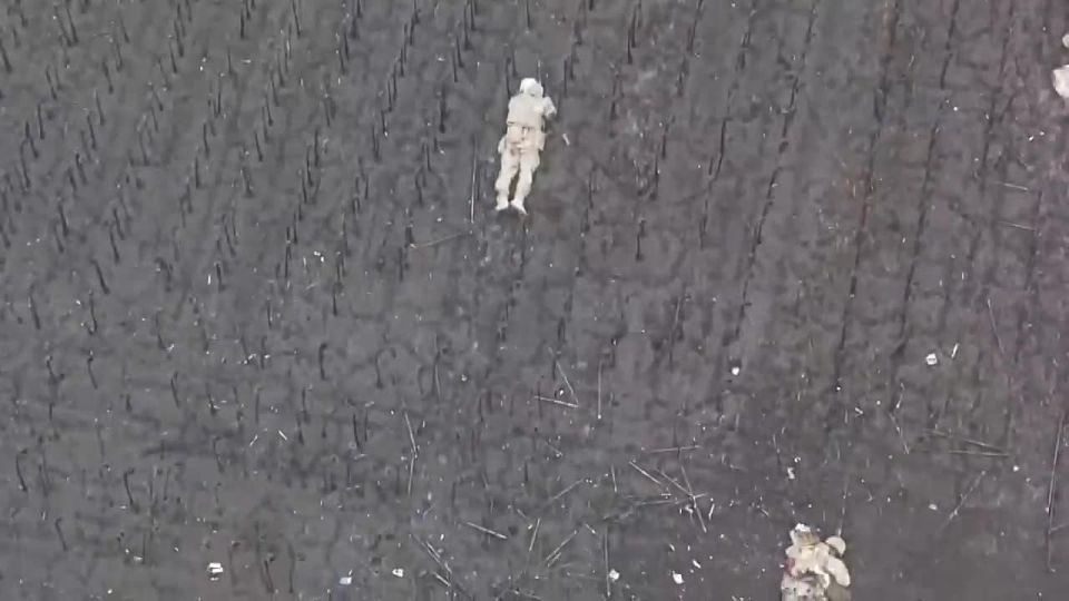 Эпичное видео уничтожения украинского бронеавтомобиля с десантом разведчиками группировки войск "Восток" из Бурятии, которым мы помогаем