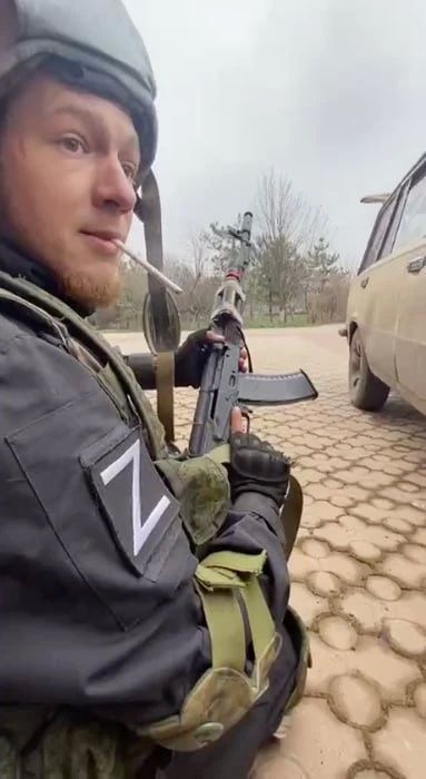 Дмитрий Стешин: Сегодня день создания "Востока" (в/ч 2005) Горжусь, что был с батальоном "Восток", познакомился с парнями в конце мая 2014 года, приваривали "зушку" к раме MAN в захваченной укропской части ВСУ на "Мотеле" Дмитрий Стешин: Сегодня день создания "Востока" (в/ч 2005) Горжусь, что был с батальоном "Восток", познакомился с парнями в конце мая 2014 года, приваривали "зушку" к раме MAN в захваченной укропской части ВСУ на "Мотеле"