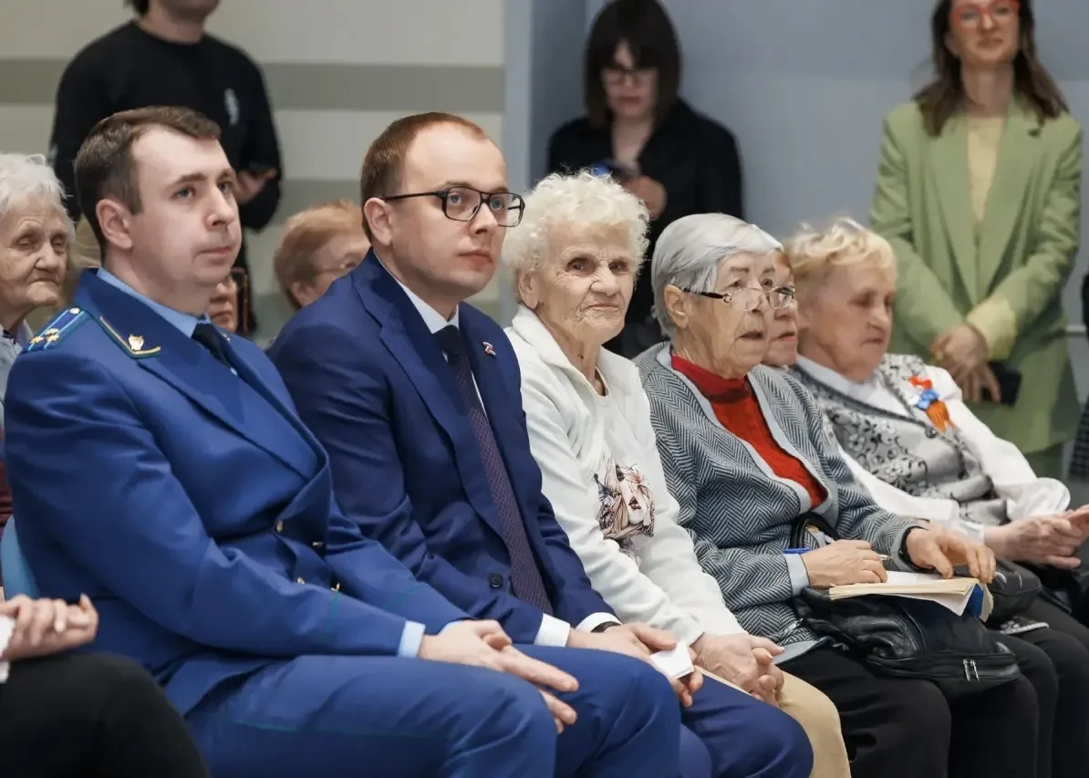 Положите трубку! Как учат пенсионеров защищаться от мошенников Положите трубку! Как учат пенсионеров защищаться от мошенников