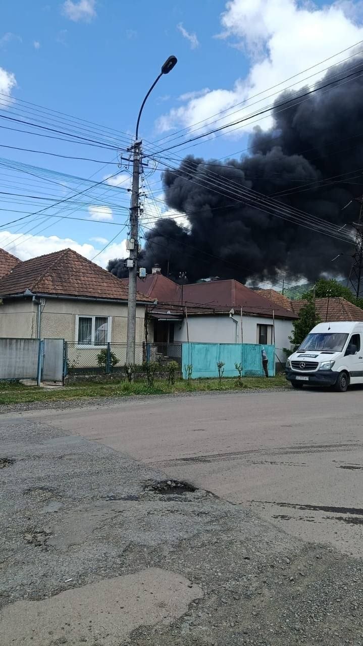 Последствия некоторых прилетов в Закарпатье во время дневного налета "Гераней" на Западную Украину