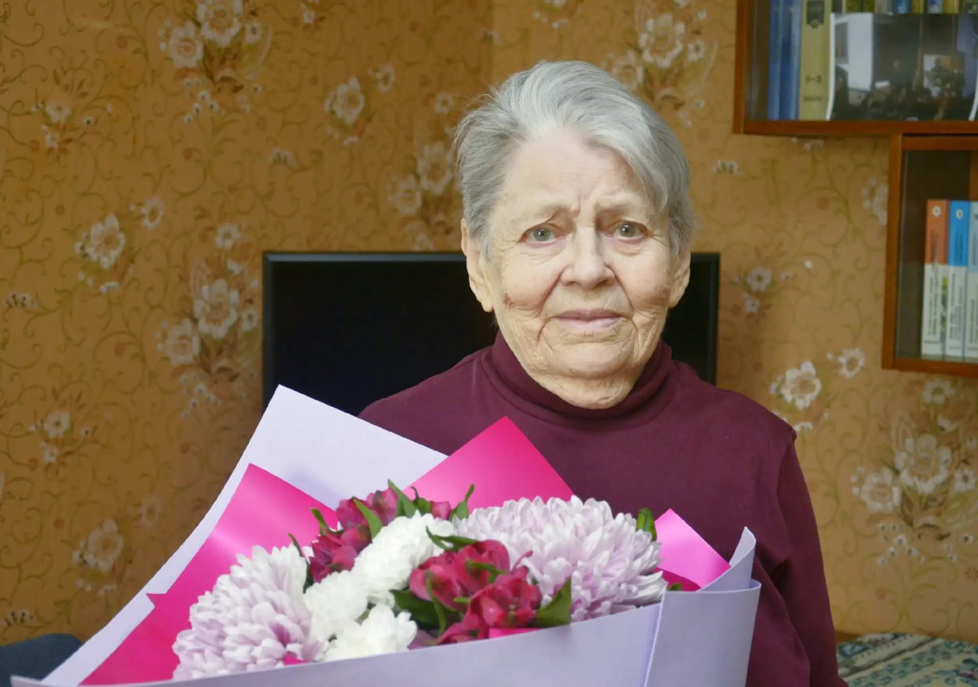 Жительница Приозерского района Ирина Цуканова отпраздновала 90-летие Жительница Приозерского района Ирина Цуканова отпраздновала 90-летие