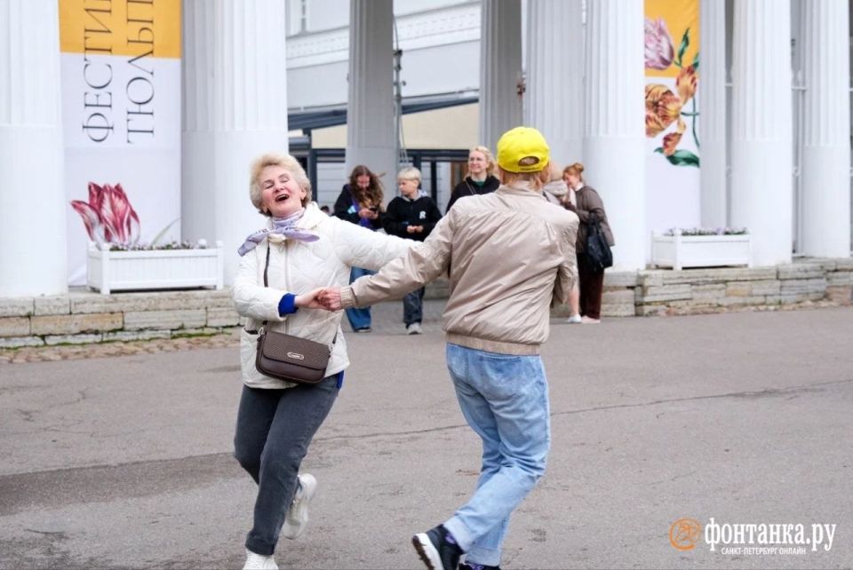 Такая красота сегодня, 16 мая, на фестивале тюльпанов на Елагином острове Такая красота сегодня, 16 мая, на фестивале тюльпанов на Елагином острове