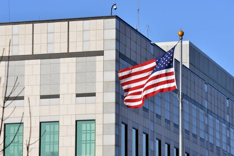 Госдеп запретил въезд в США иностранцам, посещавшим ДР Конго, Уганду или Южный Судан в течение последних 21 дня, из-за вспышки лихорадки Эбола в регионе